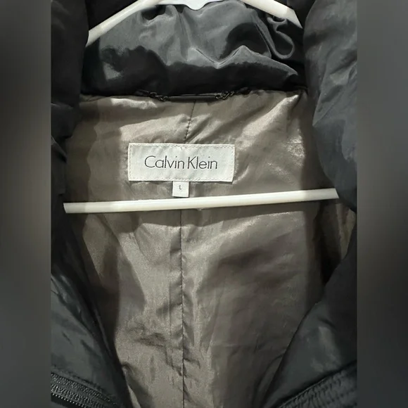 Women’s Calvin Klein Puffy Coat - Picture 2 of 3